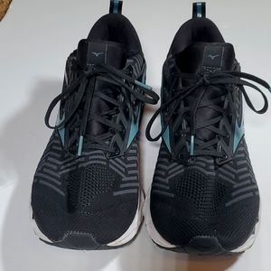 Mizuno Wave Creation